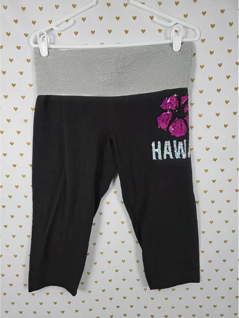 PINK Victoria's Secret Yoga Capri Leggings Hawaii Sequin Hibiscus Bling Black